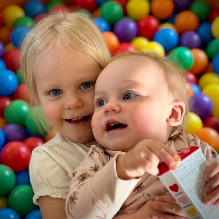 Elinee ja Elira